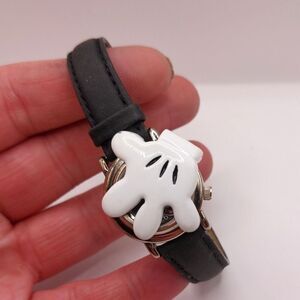 Disney Mickey Mouse Glove Flip Top Cover Vintage Wristwatch